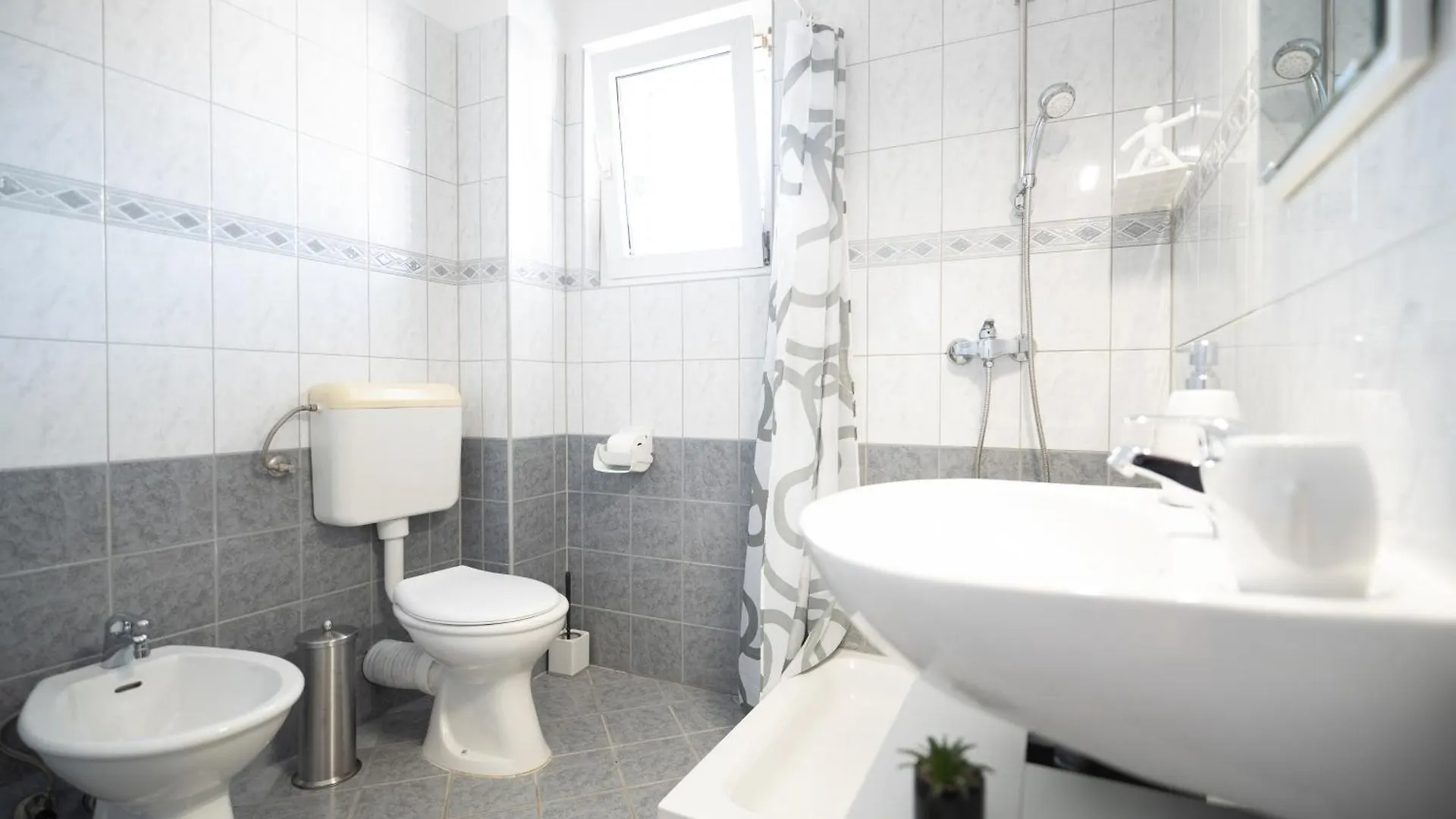 Apartment Adriatic Guest House Milic Gornji Karin Croatia