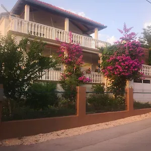 Ana Apartment